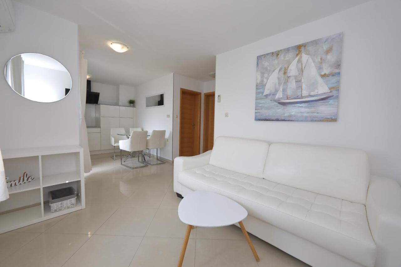 Apartments Nina Bibinje Eksteriør billede